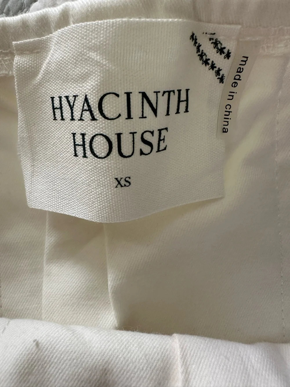 Hyacinth House Tuckernuck White Peplum Bustier Top with Light Blue Straps - Picture 4 of 5